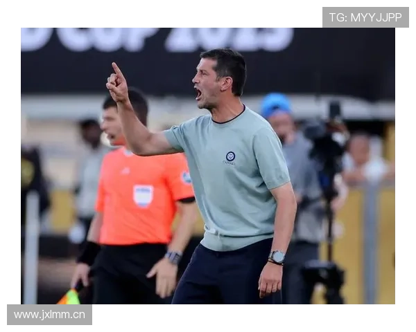 国米进攻总差一口气？中场创造力枯竭，球队上限被死死卡住！